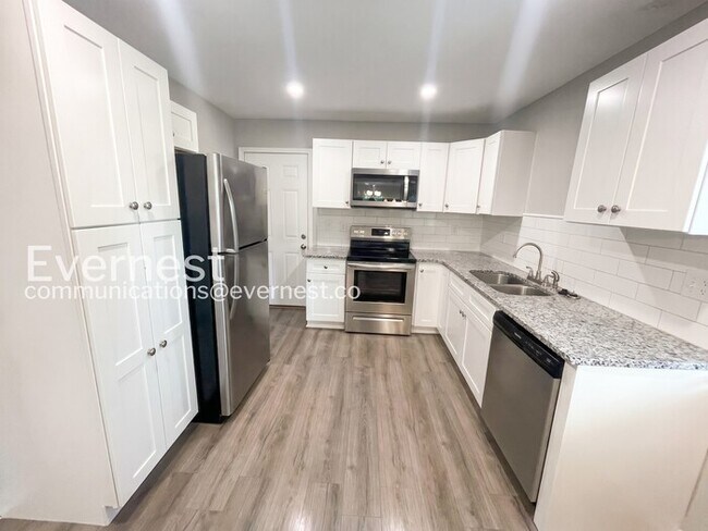 Foto del edificio - 239 Jeffery Dr