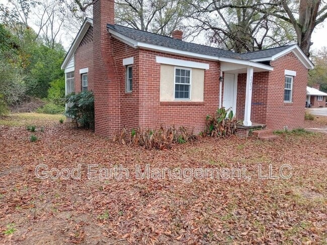 Building Photo - 203 E 11th St