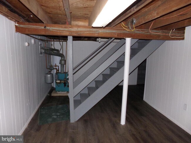 Building Photo - 404 Florida Trail