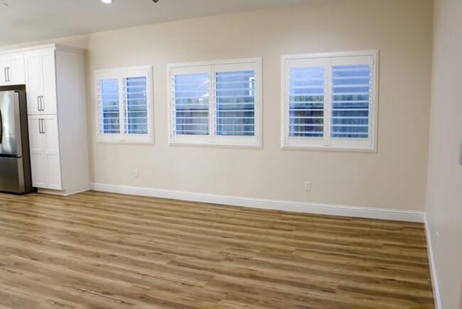 Building Photo - Newly Built 4/3 with Pool