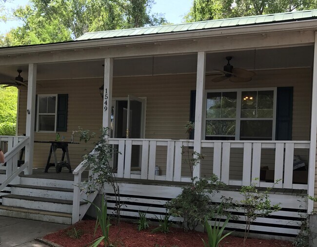 Building Photo - 1549 Little Rock Boulevard