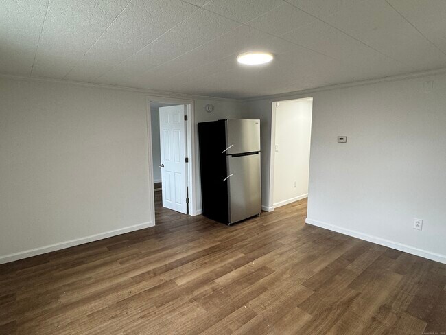 Foto del edificio - 81 Springdale Ave