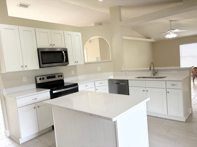 Building Photo - 1565 Emerson Dr SE
