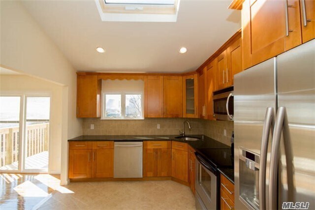 Building Photo - 3684 Nimrod St