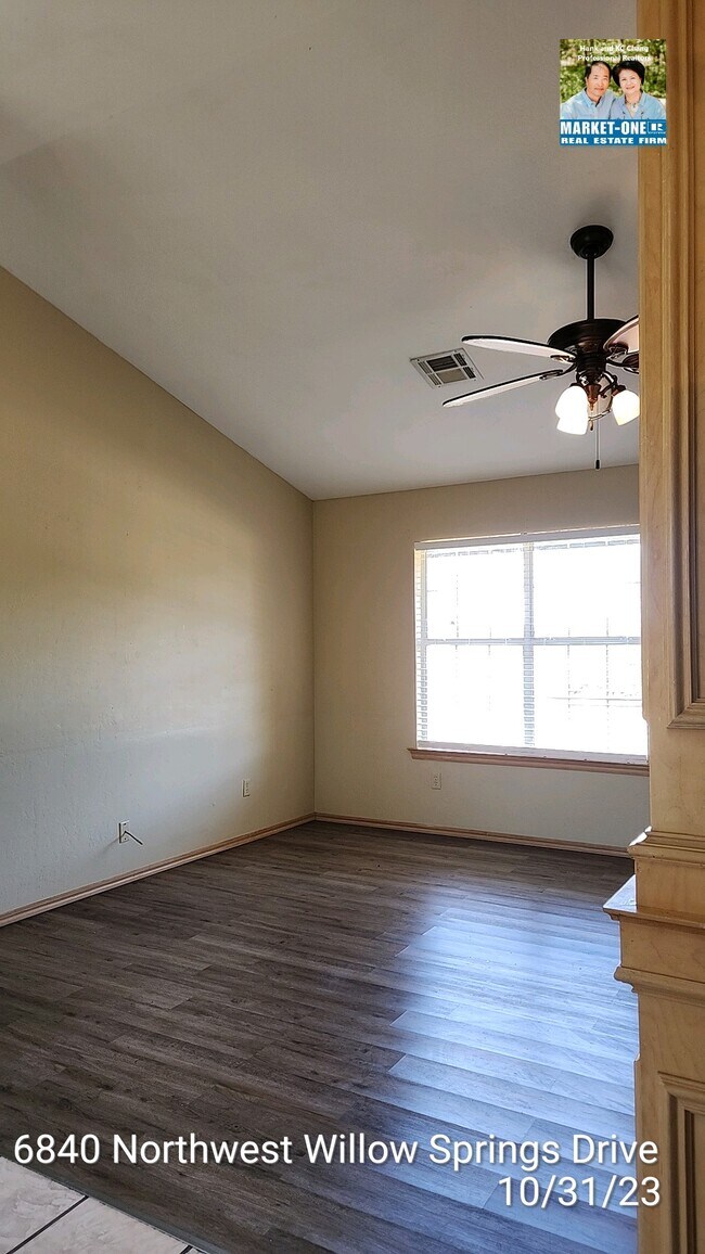 Foto del edificio - 6840 NW Willow Springs Dr