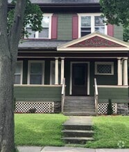 Building Photo - 133 Warwick Ave