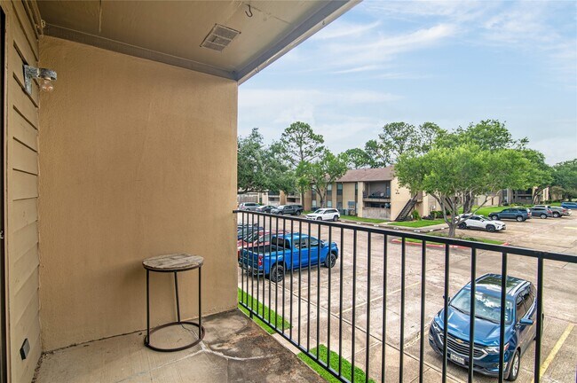 Foto del edificio - 3300 Pebblebrook Dr