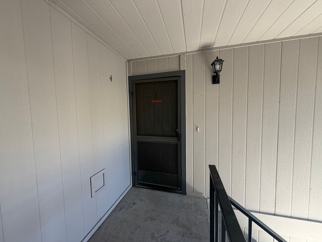 Building Photo - 3075 Berrum Pl