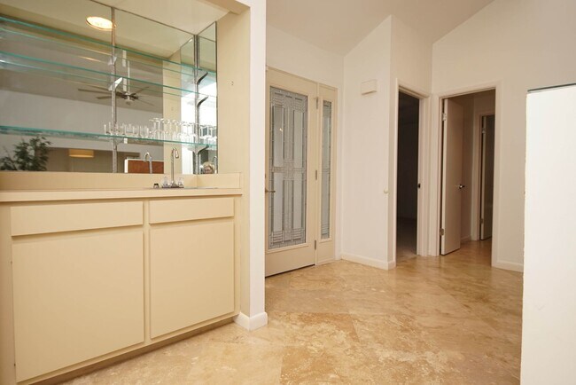 Foto del edificio - Bluewater Bay Townhome - 6 month lease Only