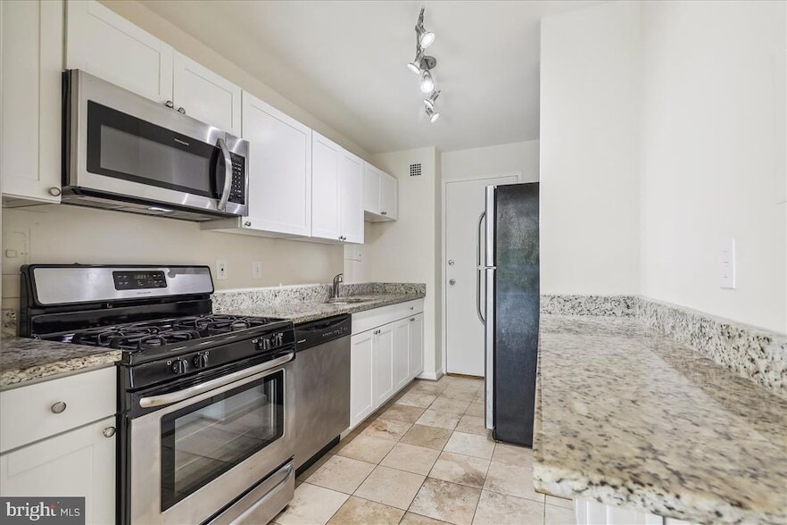 Photo - 10401 Grosvenor Place Unit 427