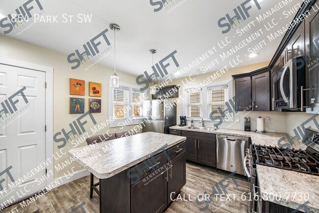 Foto del edificio - 854 Park St SW