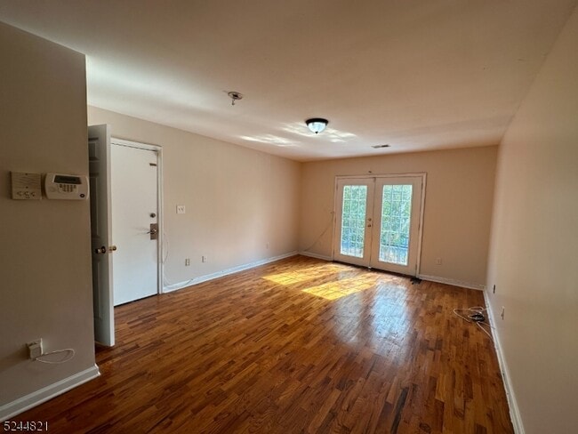 Building Photo - 391 Fairmount Ave