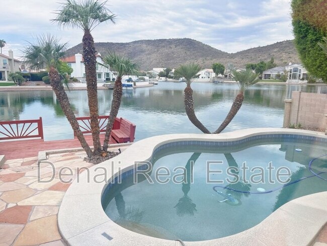 Building Photo - 5540 W Lone Cactus Dr