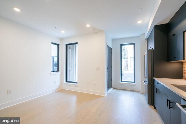 Building Photo - 1139 N 3rd St