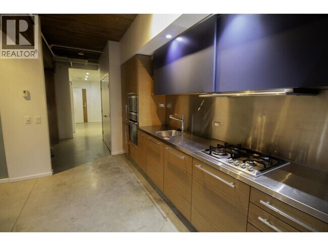 Photo du bâtiment - 388-388 W 1st Ave