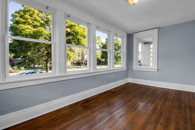sun room - 175 Tacoma Ave
