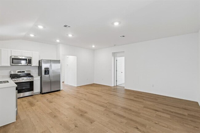 Building Photo - 1221 Colt Dr