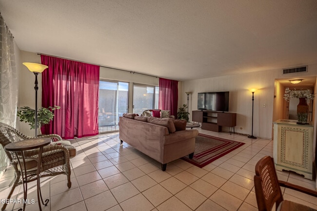 Foto del edificio - 252 Shadow Mountain Dr