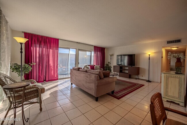 Building Photo - 252 Shadow Mountain Dr