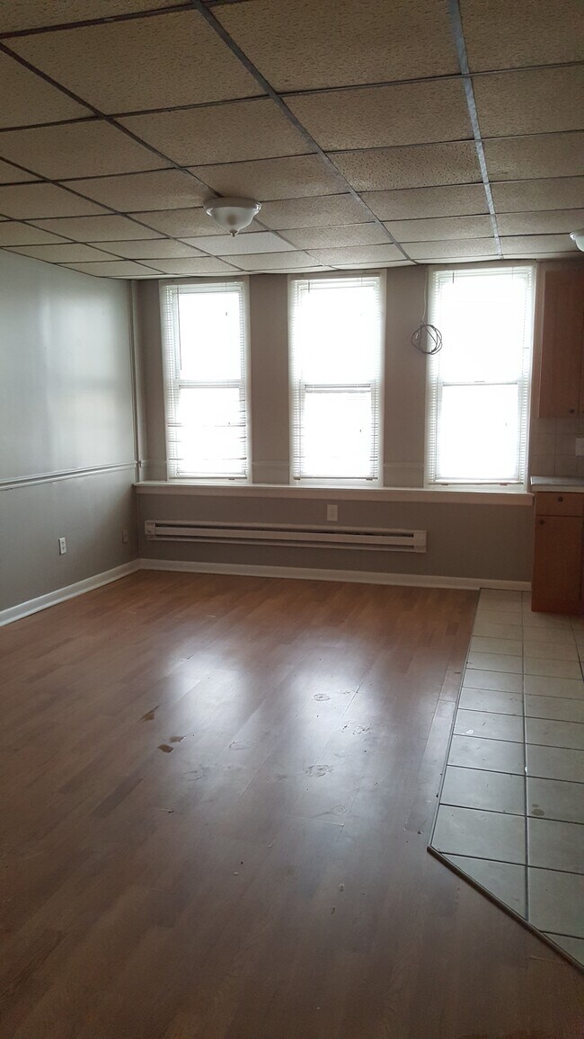 Foto del edificio - 6507 Woodland Ave