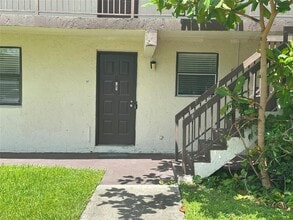 Building Photo - 6061 Shaker Wood Cir