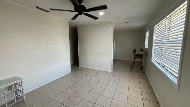 Foto del edificio - Pinetree Ave Mutli Family Unit C