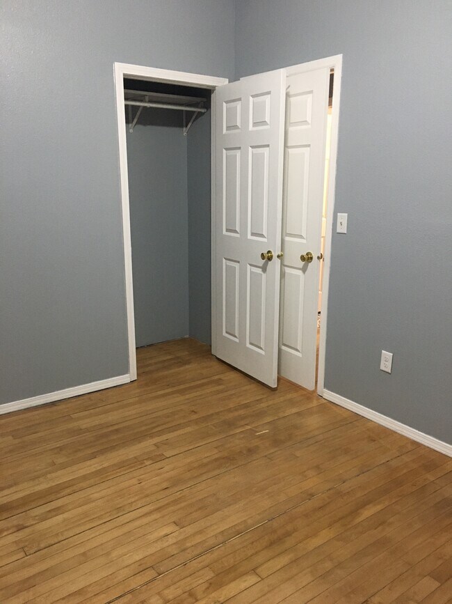 Bedroom - 624 N Barstow St