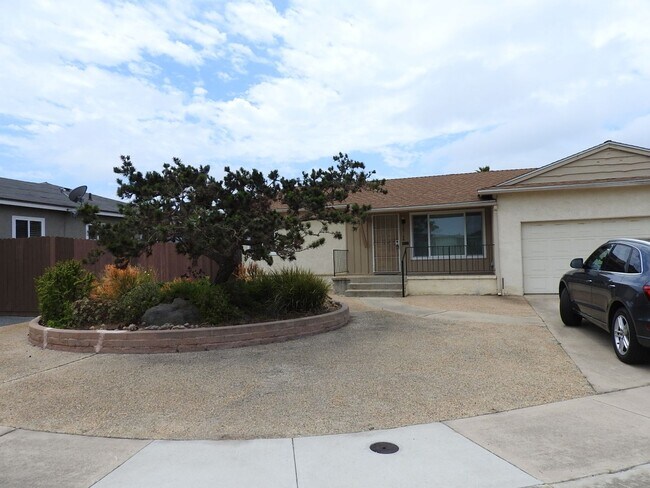 Foto del edificio - 3 Bedroom House in quiet neighborhood