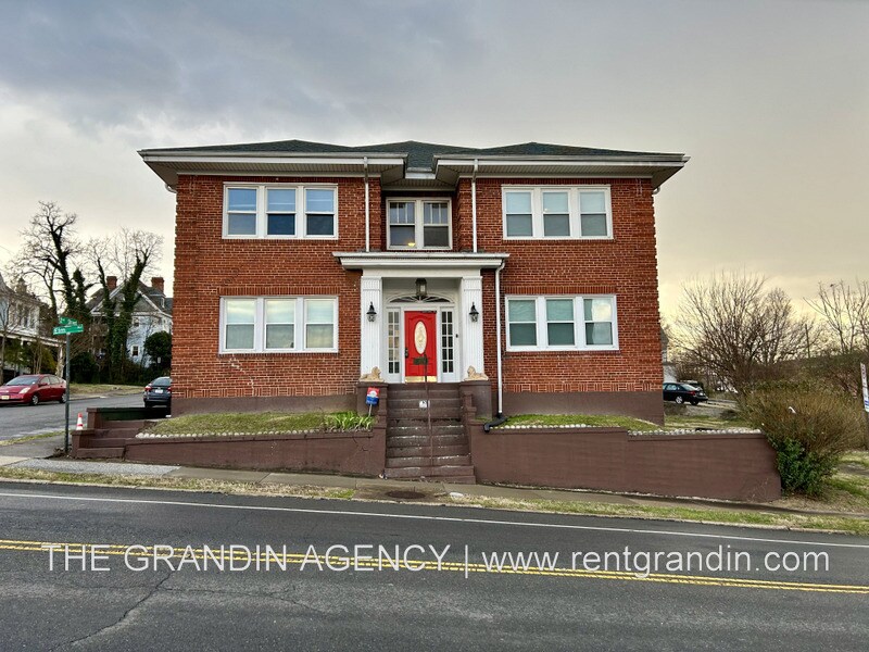 Foto principal - 202 Elm Ave