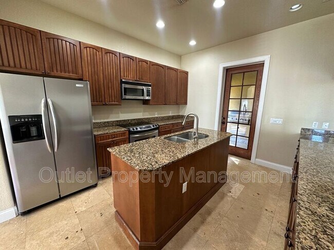 Foto del edificio - 2005 Baylarian Blvd