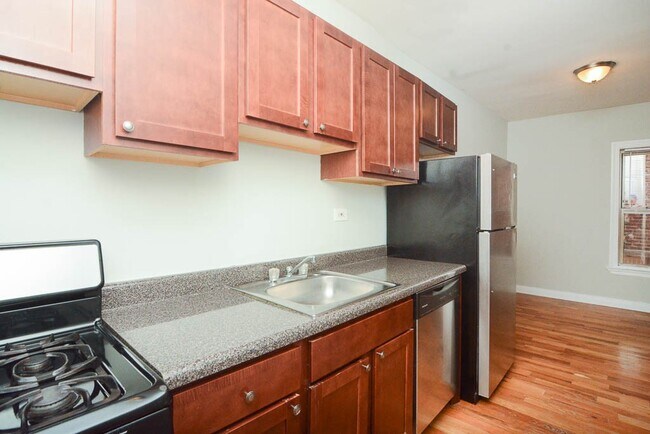 Foto del edificio - 631 W Barry Ave