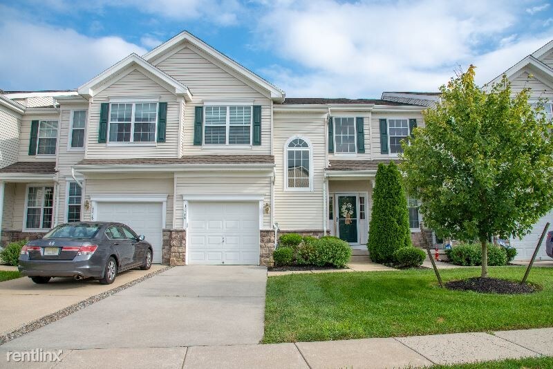Primary Photo - 3 br, 2.5 bath Townhome - 1017 Buckingham Dr