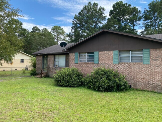 Building Photo - 1223 Poplar Ave
