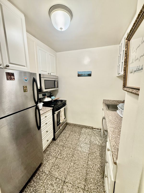 Foto del edificio - 425 E 63rd St