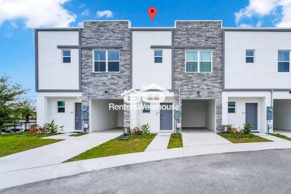 Foto principal - 620 Trikomo Dr