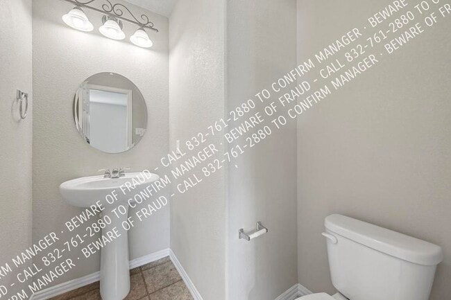 Foto del edificio - 5827 Tinsley Dr