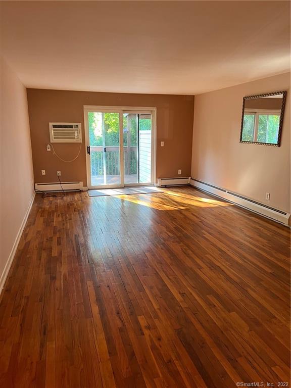 Foto principal - 5 Carillon Dr