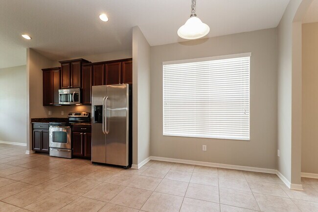 Foto del edificio - 7320 Forest Mere Dr