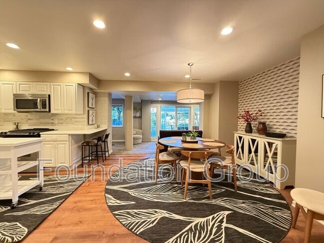 Building Photo - 3417 122nd Pl NE