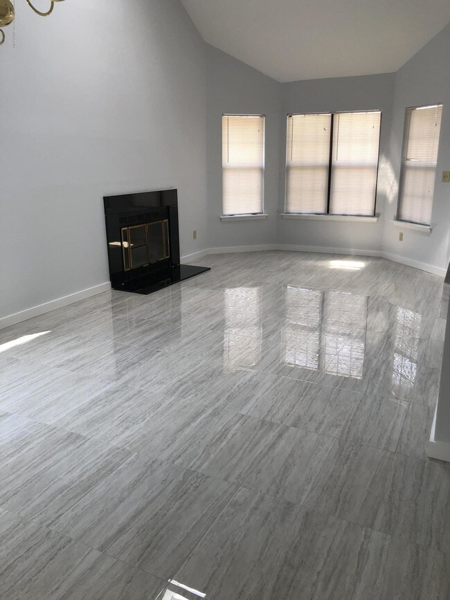 Foto del edificio - 135 Malibu Dr