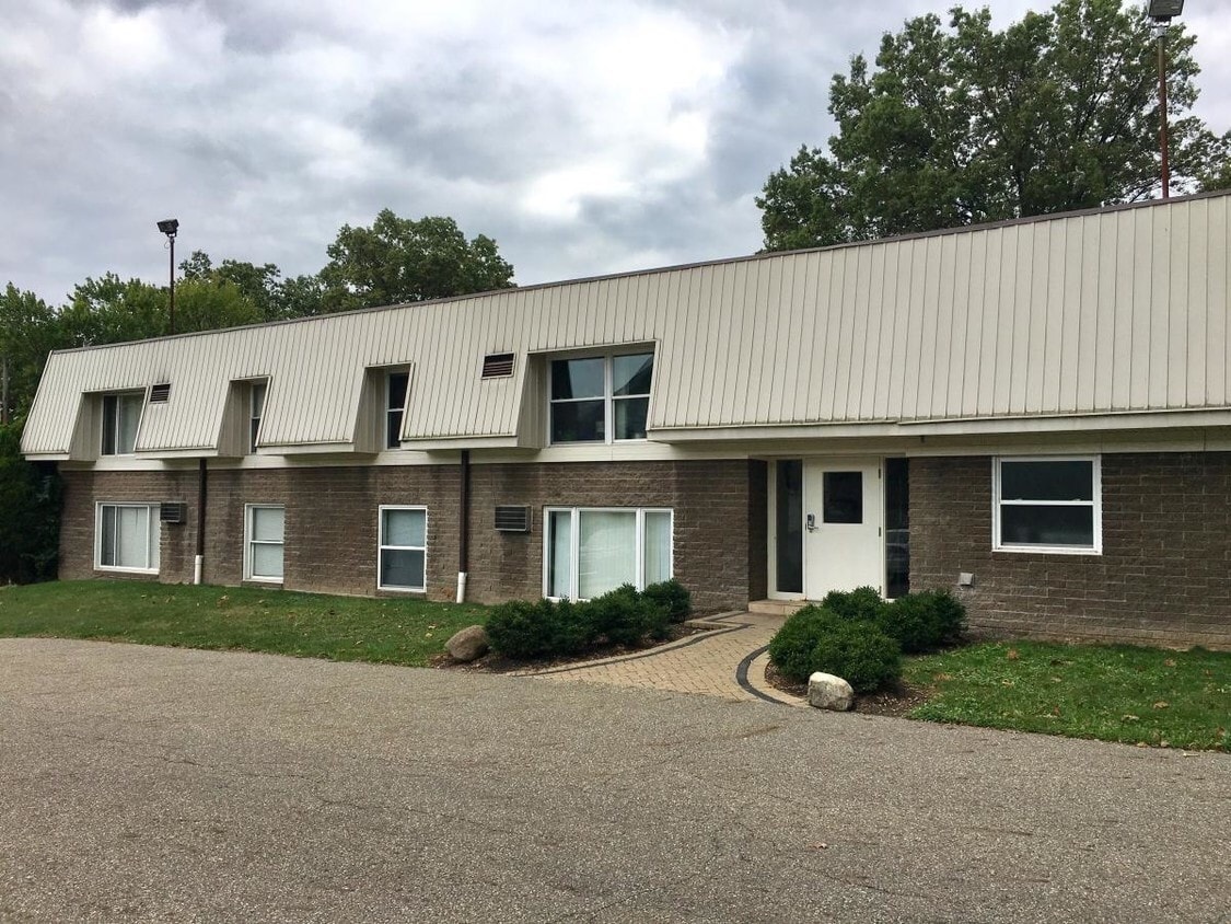 1542 Front St, Cuyahoga Falls, OH 44221 Apartments in Cuyahoga Falls