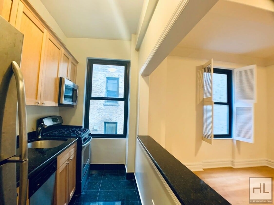 Building Photo - SECOND AVENUE