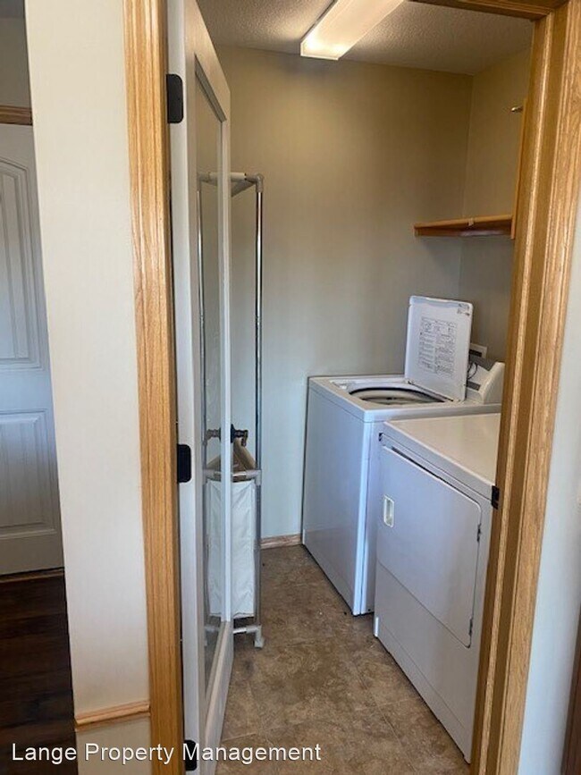 Building Photo - 3 br, 3 bath House - 2450 S. Westgate