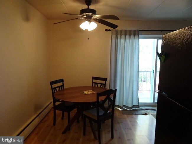 Foto del edificio - 610 W 11th St