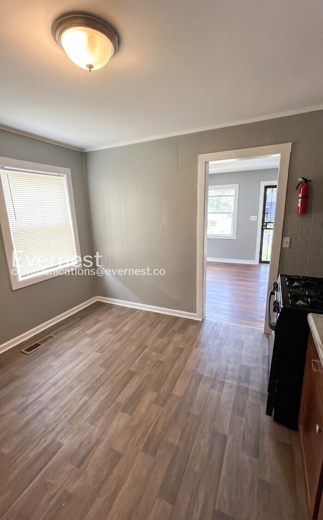 Building Photo - 516 Athens Ct