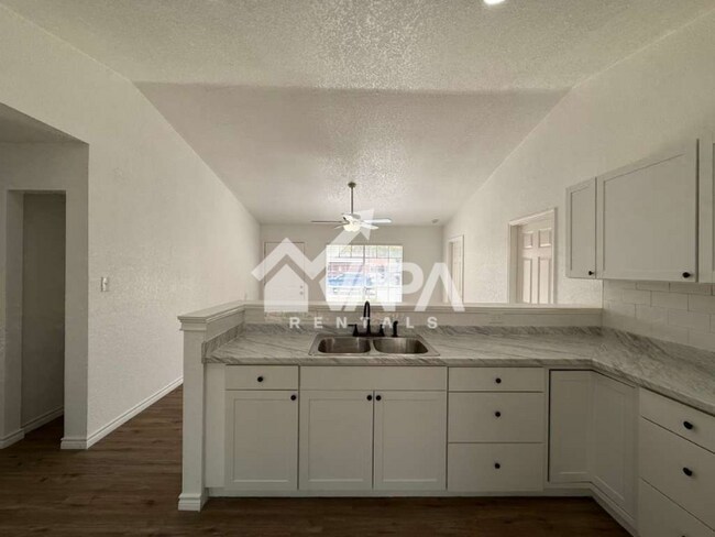 Building Photo - 5535 Indian Desert St