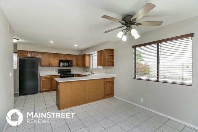 Foto del edificio - 4651 N 99th Dr