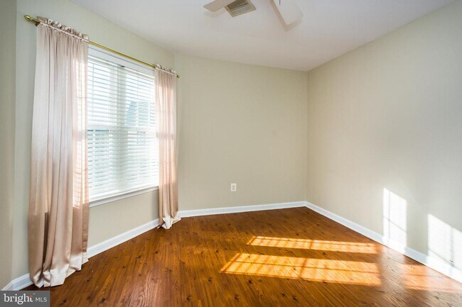 Building Photo - 26 Thomas Craddock Ct