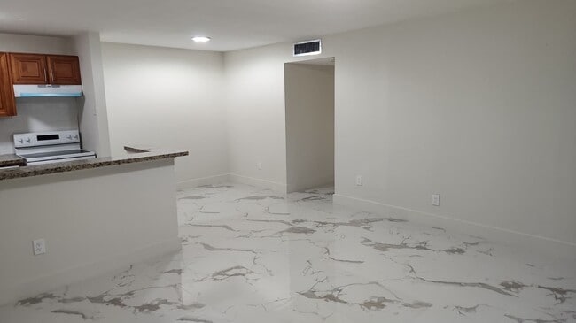 Photo - 805 NE 199th St Apartment