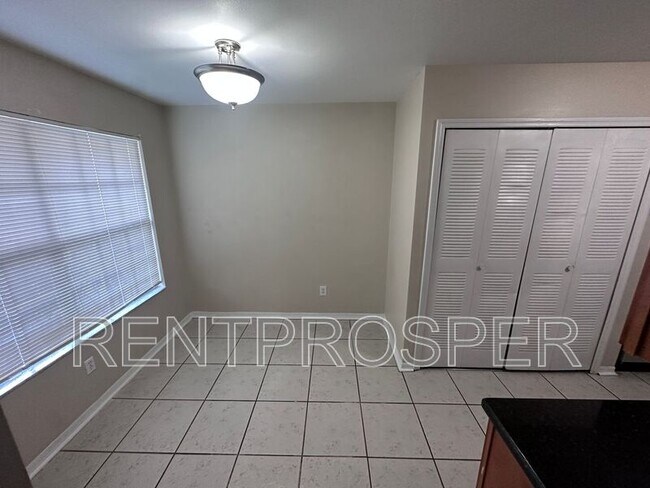 Foto del edificio - 5980 Scotchwood Glen